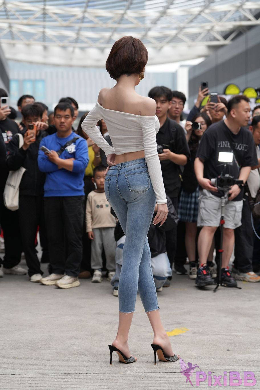 Featured Street Photography Works No.5744 Silk little cat Dabao in jeans PixiBB.COM 017
