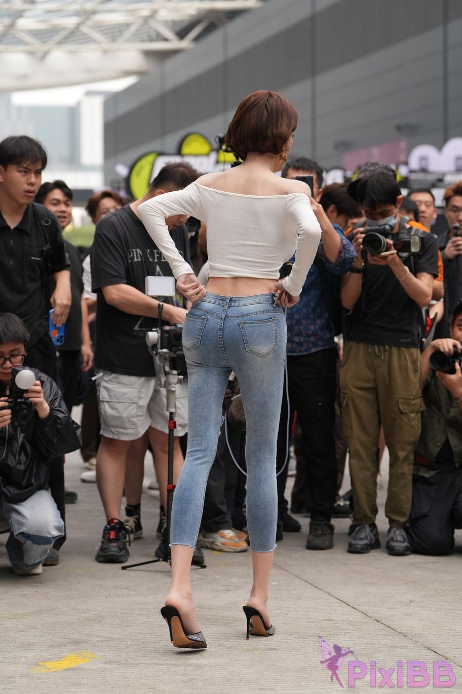 Featured Street Photography Works No.5744 Silk little cat Dabao in jeans PixiBB.COM 026