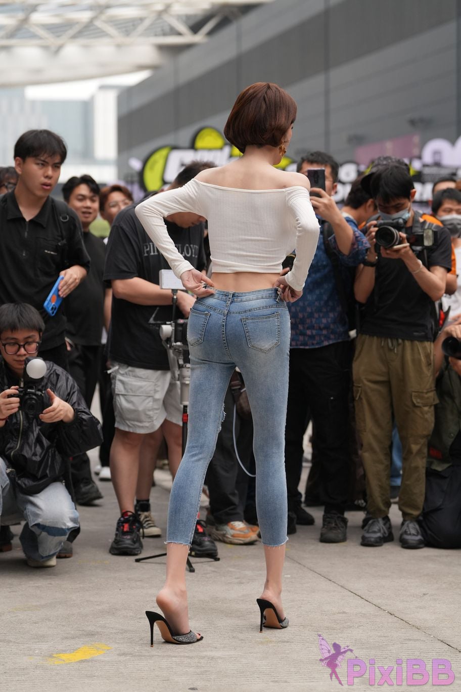 Featured Street Photography Works No.5744 Silk little cat Dabao in jeans PixiBB.COM 027