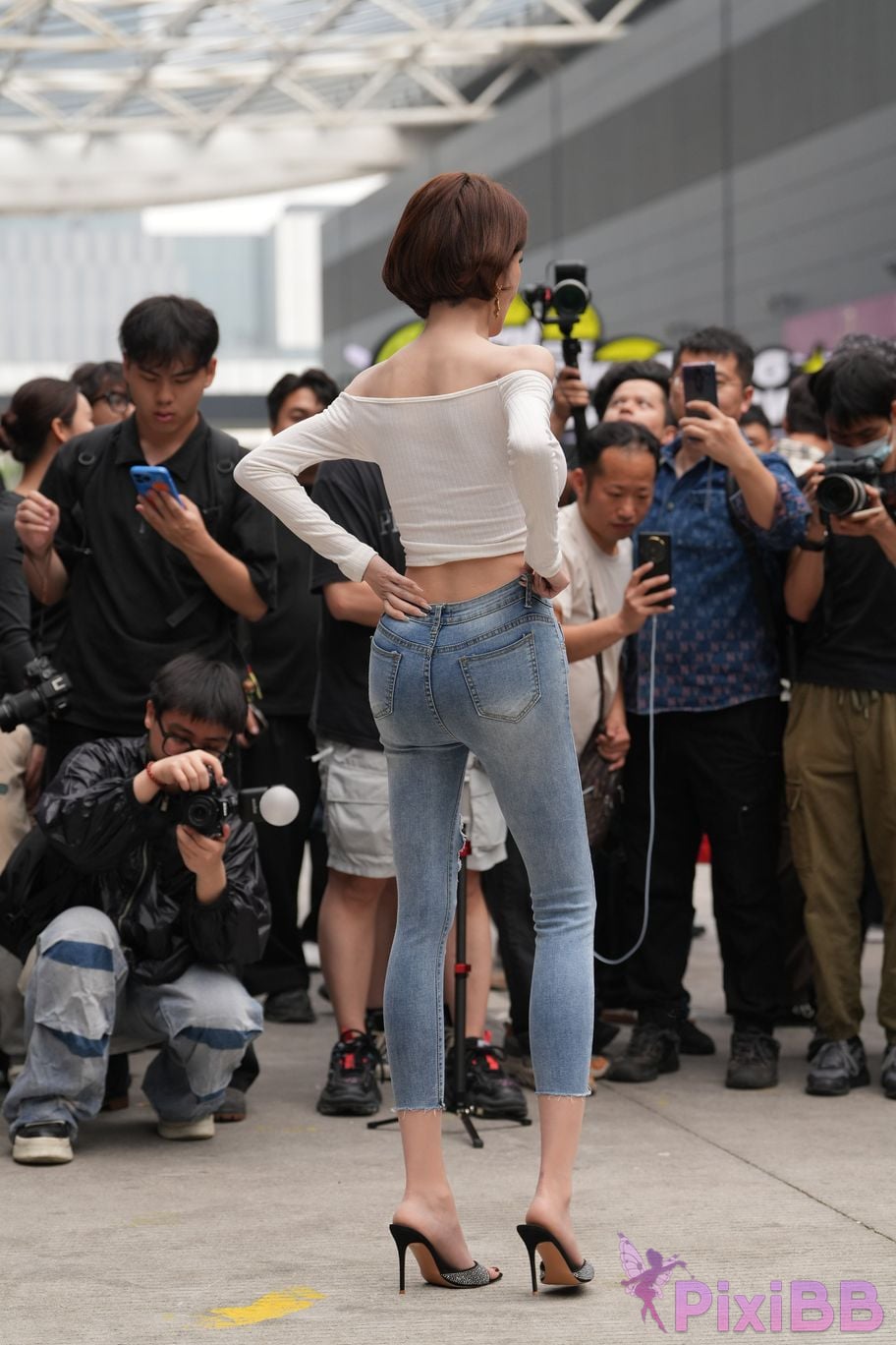 Featured Street Photography Works No.5744 Silk little cat Dabao in jeans PixiBB.COM 028