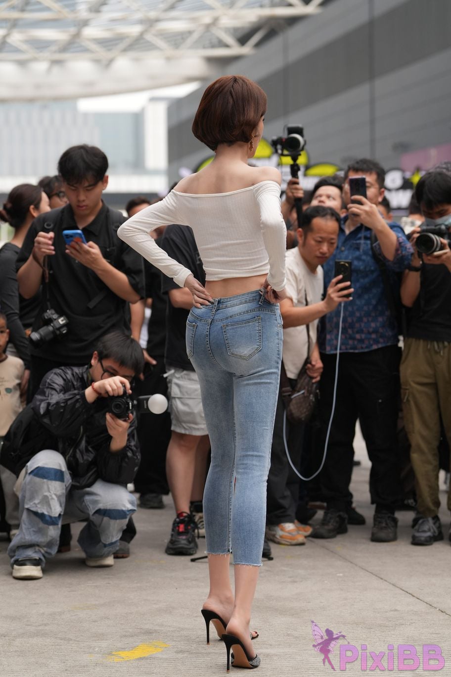 Featured Street Photography Works No.5744 Silk little cat Dabao in jeans PixiBB.COM 029