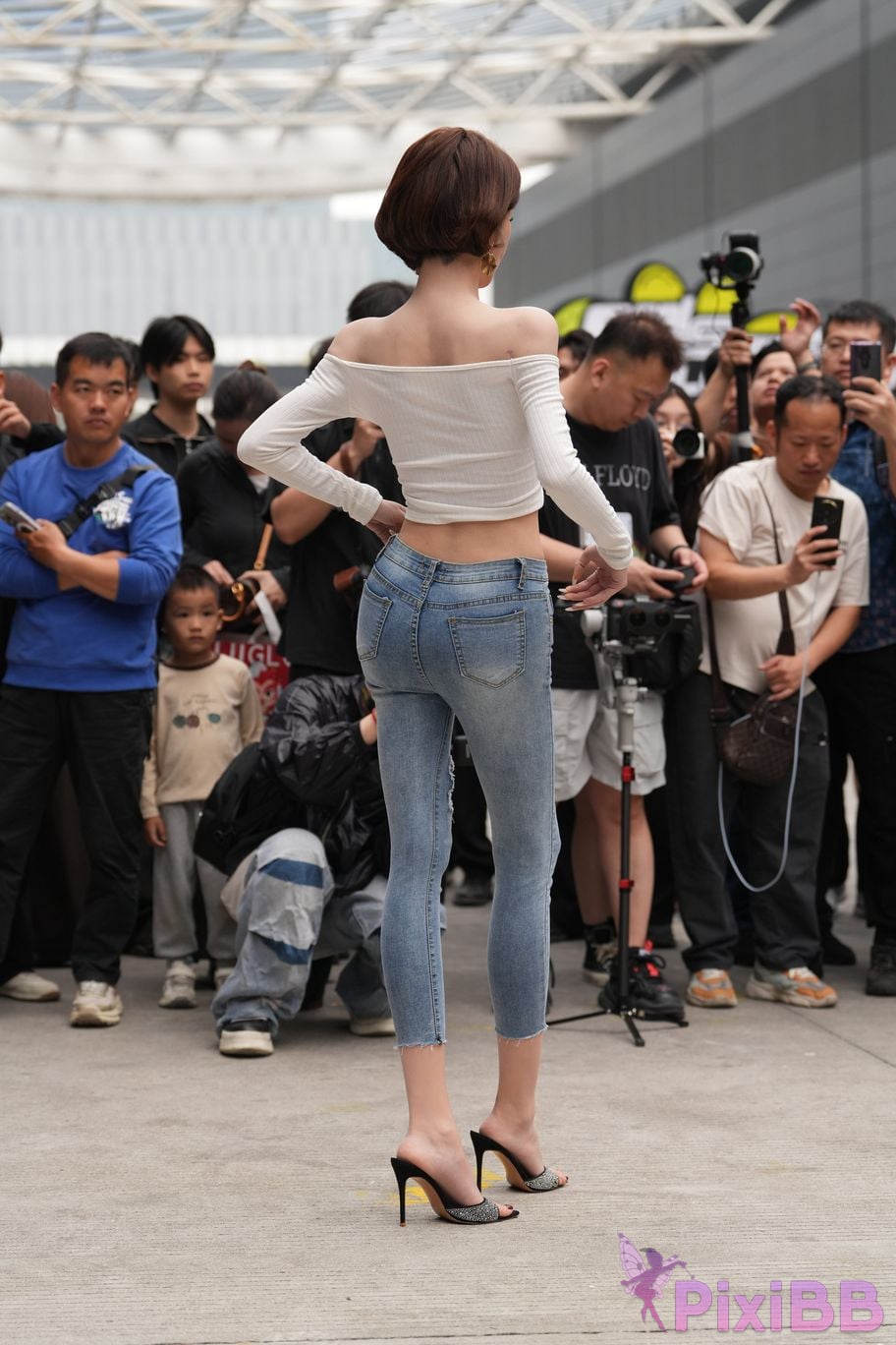 Featured Street Photography Works No.5744 Silk little cat Dabao in jeans PixiBB.COM 033