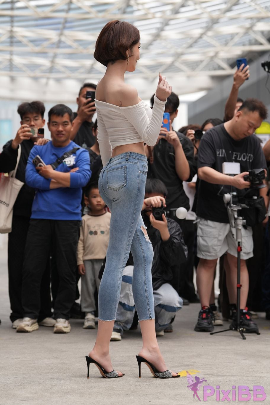 Featured Street Photography Works No.5744 Silk little cat Dabao in jeans PixiBB.COM 038