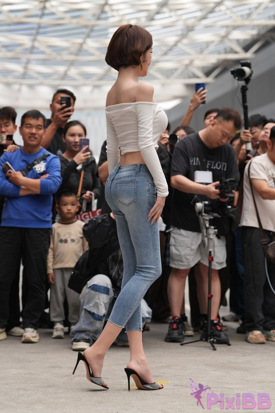 Featured Street Photography Works No.5744 Silk little cat Dabao in jeans PixiBB.COM 041