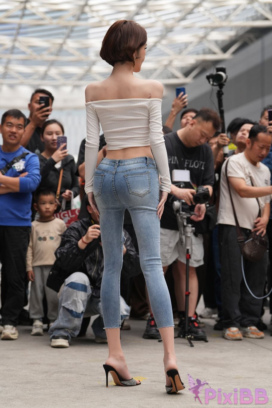 Featured Street Photography Works No.5744 Silk little cat Dabao in jeans PixiBB.COM 042