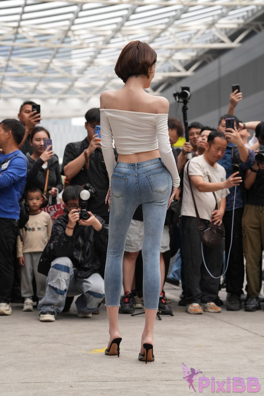 Featured Street Photography Works No.5744 Silk little cat Dabao in jeans PixiBB.COM 044