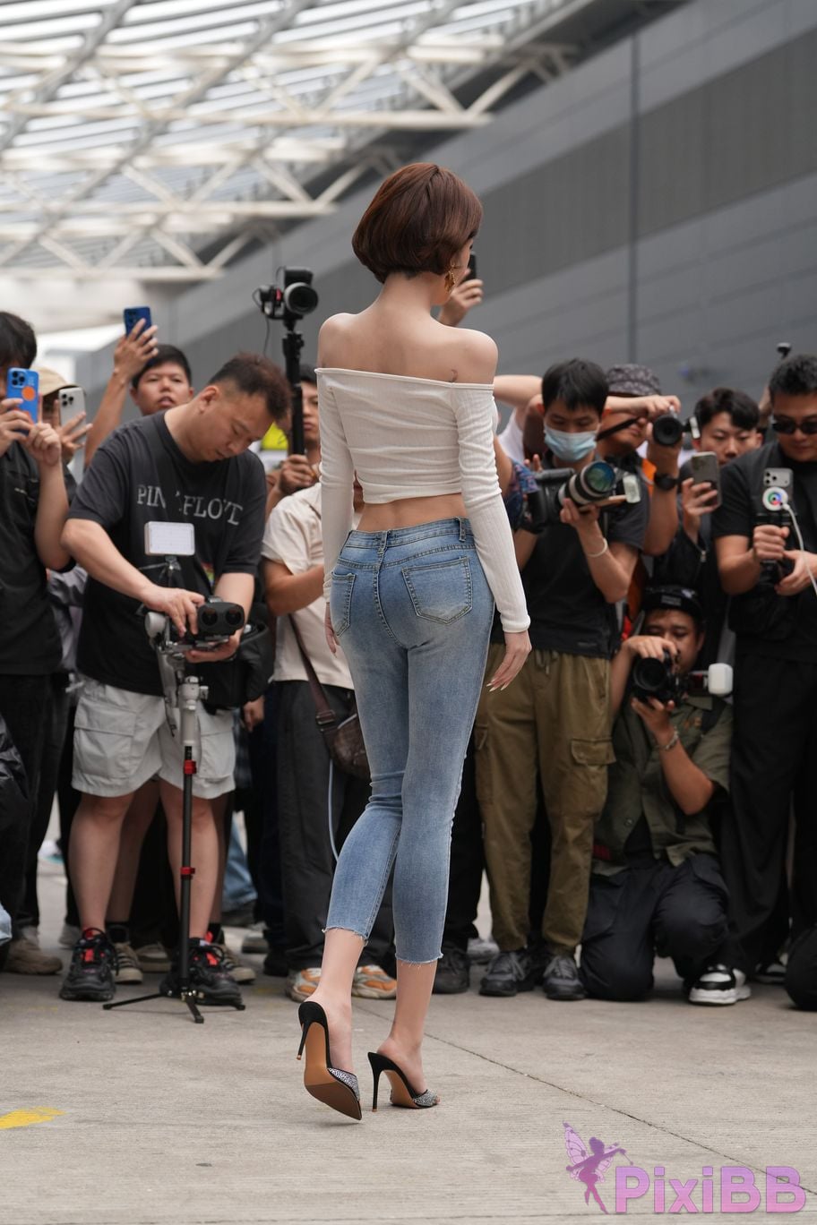 Featured Street Photography Works No.5744 Silk little cat Dabao in jeans PixiBB.COM 047