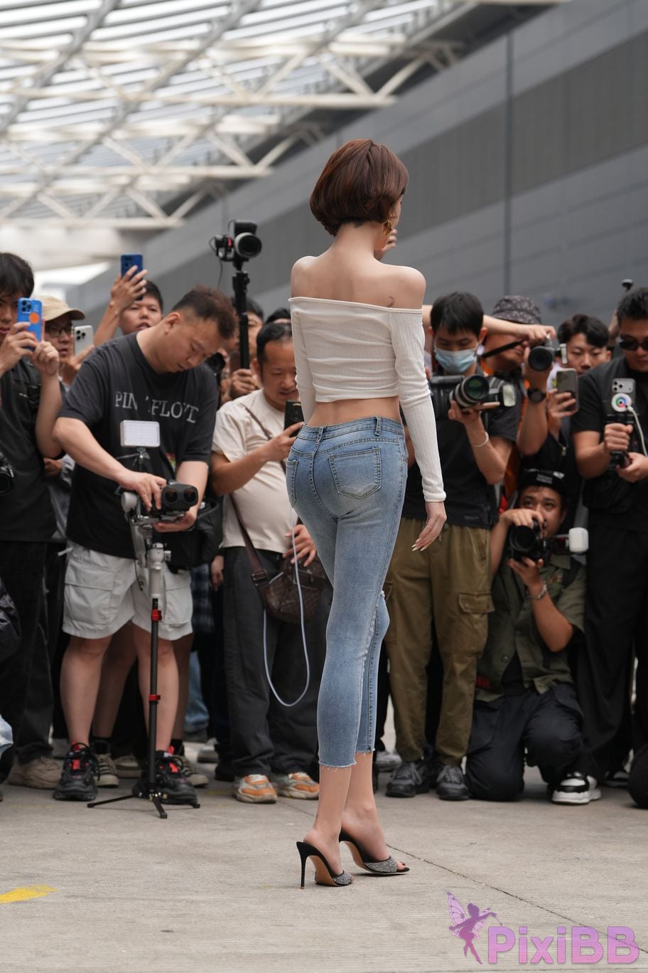 Featured Street Photography Works No.5744 Silk little cat Dabao in jeans PixiBB.COM 048