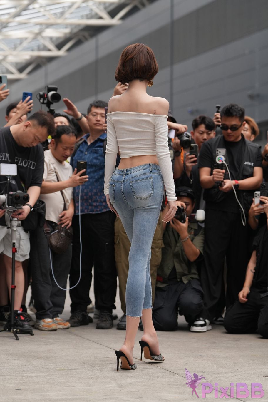 Featured Street Photography Works No.5744 Silk little cat Dabao in jeans PixiBB.COM 053