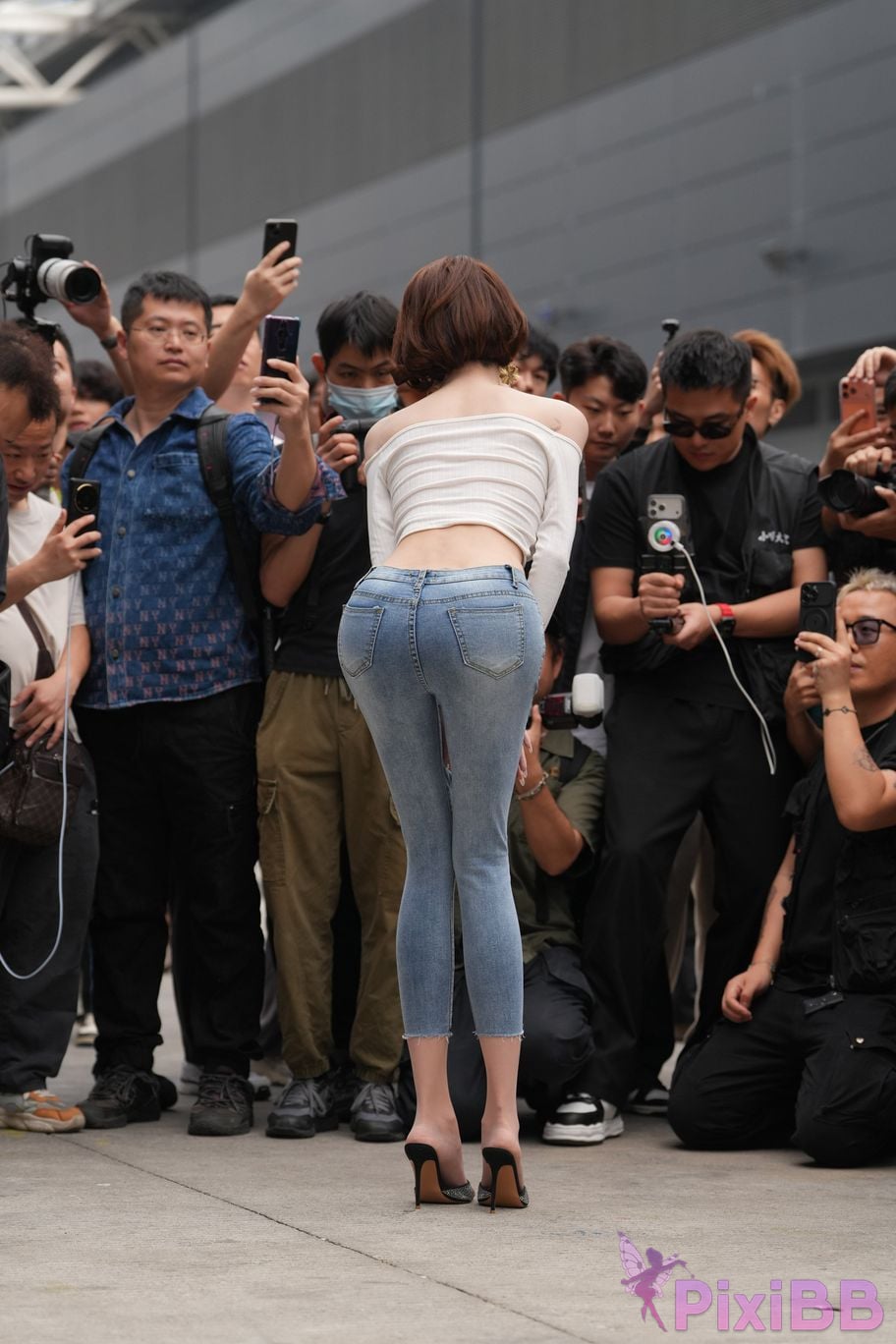 Featured Street Photography Works No.5744 Silk little cat Dabao in jeans PixiBB.COM 058