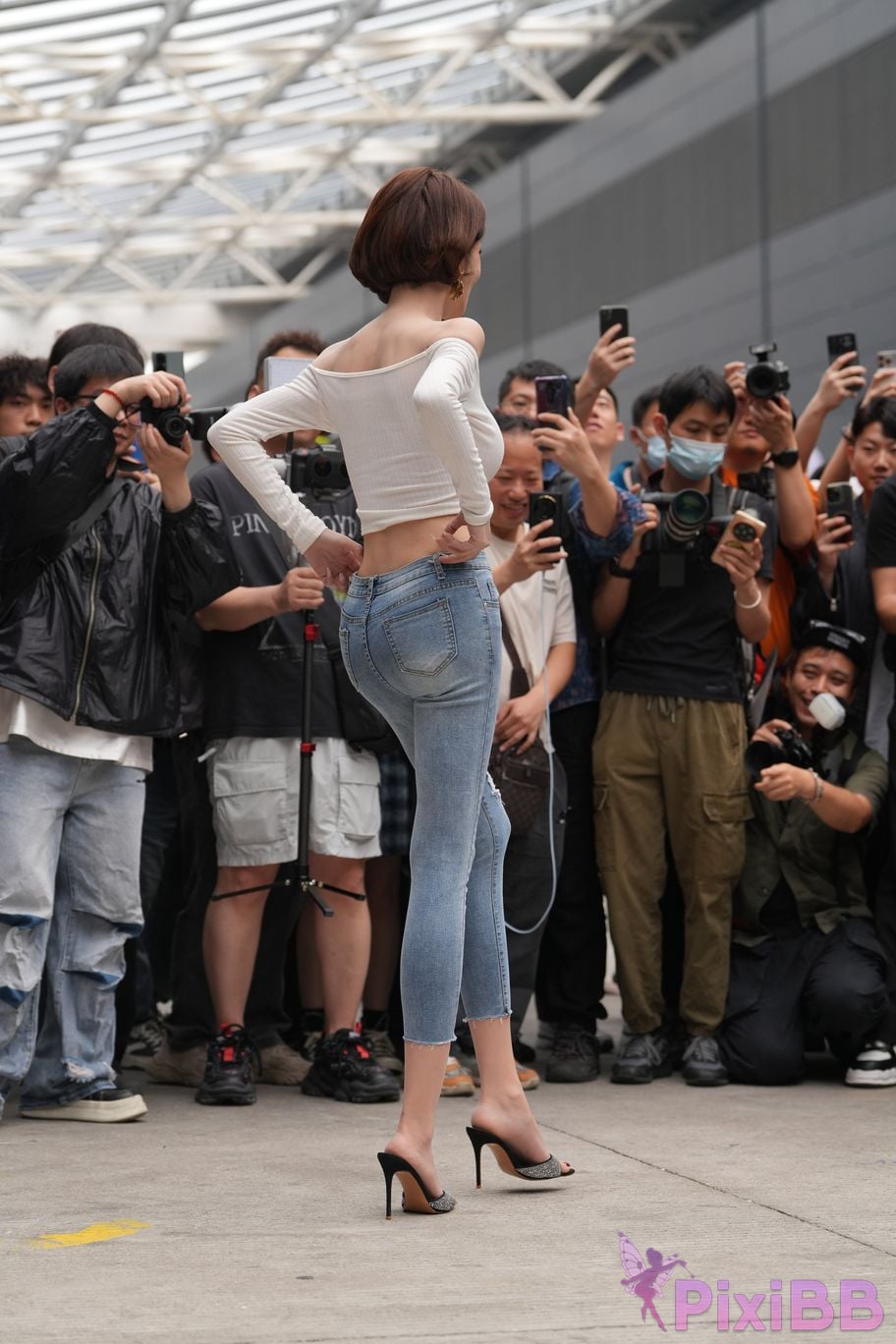 Featured Street Photography Works No.5744 Silk little cat Dabao in jeans PixiBB.COM 061