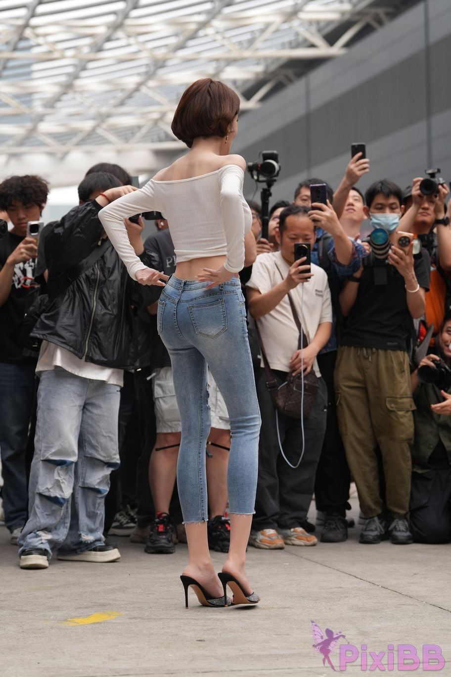 Featured Street Photography Works No.5744 Silk little cat Dabao in jeans PixiBB.COM 063