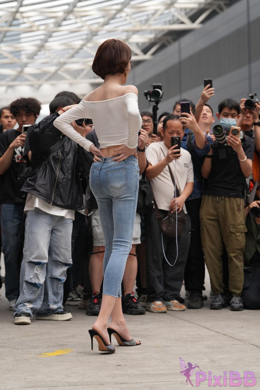 Featured Street Photography Works No.5744 Silk little cat Dabao in jeans PixiBB.COM 064