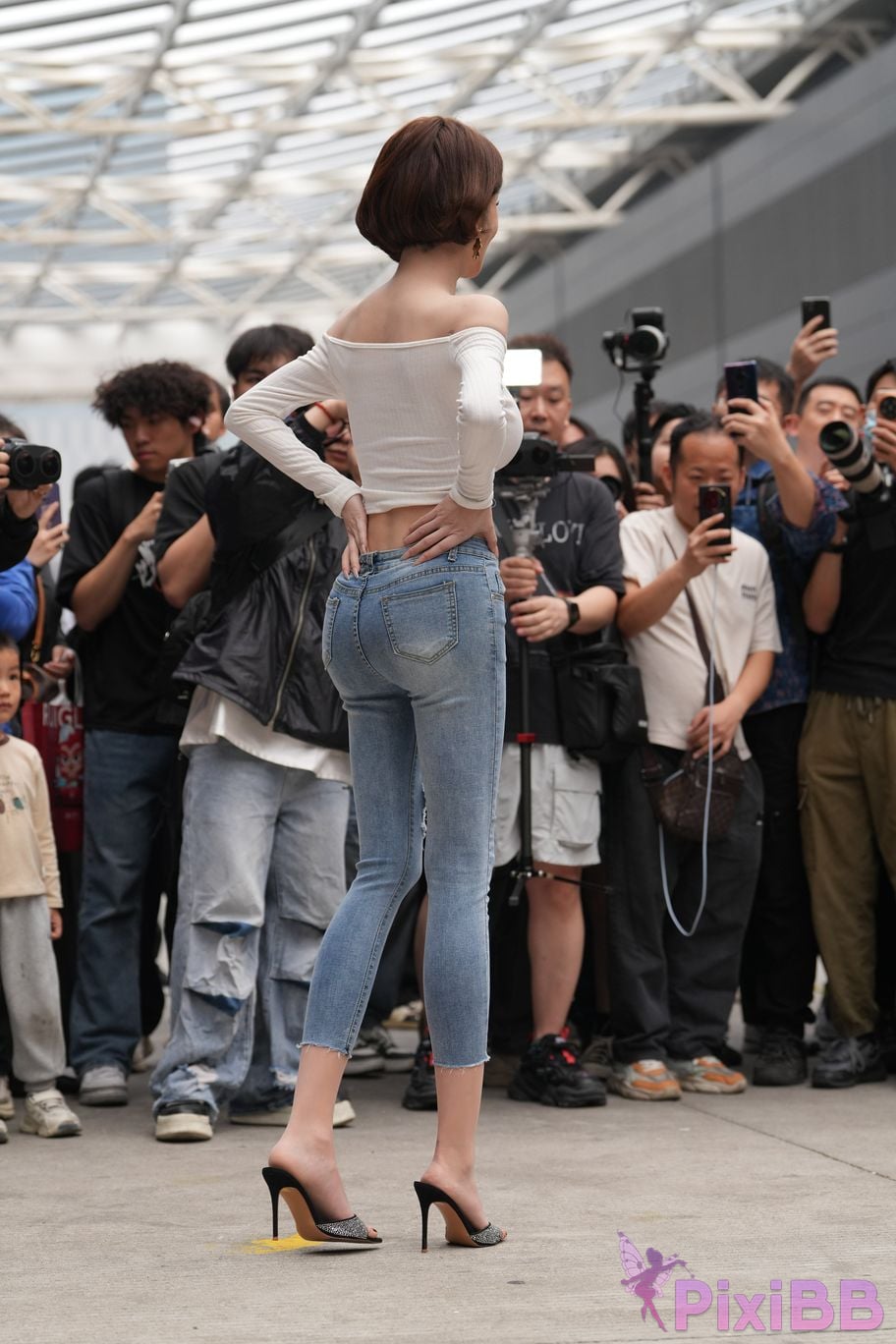 Featured Street Photography Works No.5744 Silk little cat Dabao in jeans PixiBB.COM 065