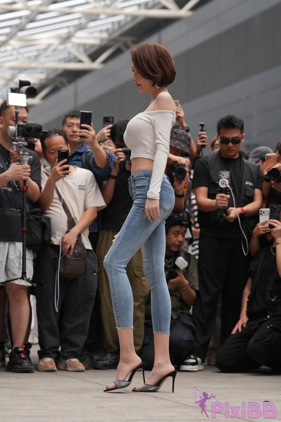Featured Street Photography Works No.5744 Silk little cat Dabao in jeans PixiBB.COM 084