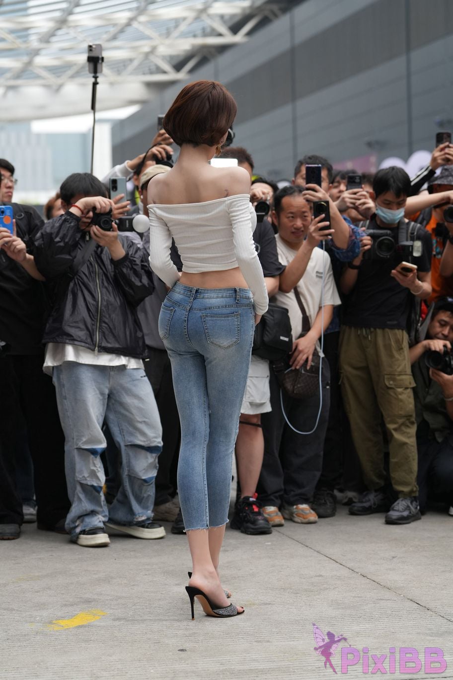 Featured Street Photography Works No.5744 Silk little cat Dabao in jeans PixiBB.COM 104