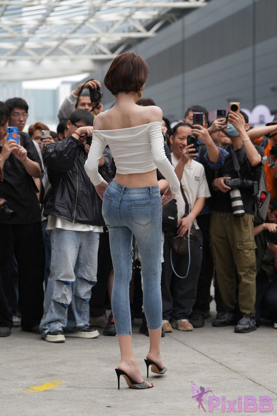 Featured Street Photography Works No.5744 Silk little cat Dabao in jeans PixiBB.COM 111