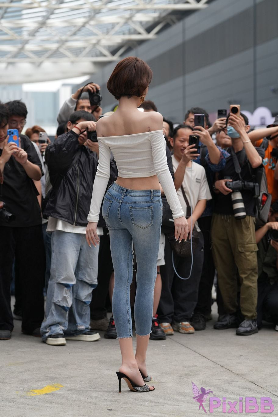 Featured Street Photography Works No.5744 Silk little cat Dabao in jeans PixiBB.COM 112