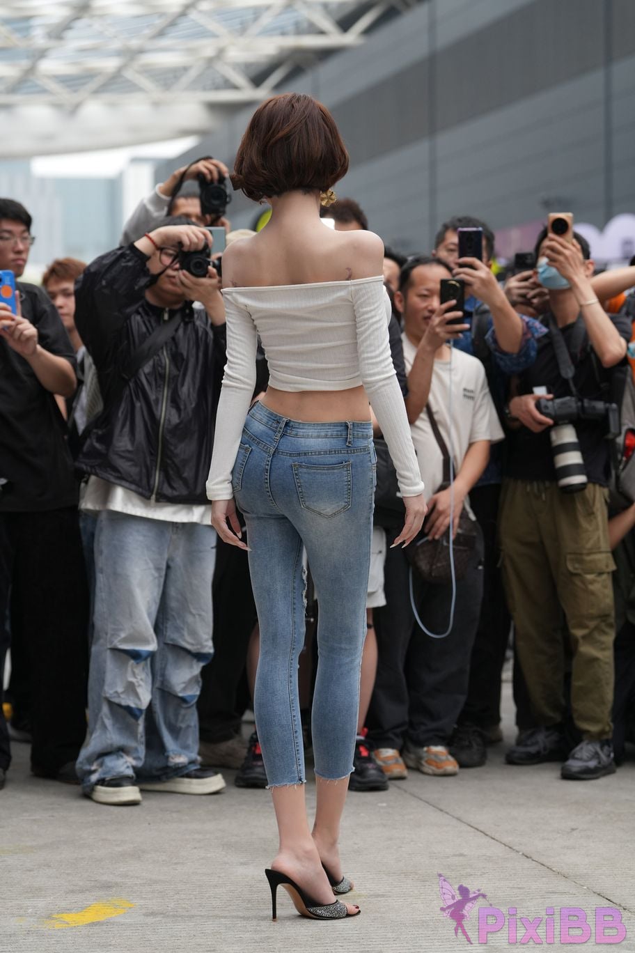 Featured Street Photography Works No.5744 Silk little cat Dabao in jeans PixiBB.COM 114