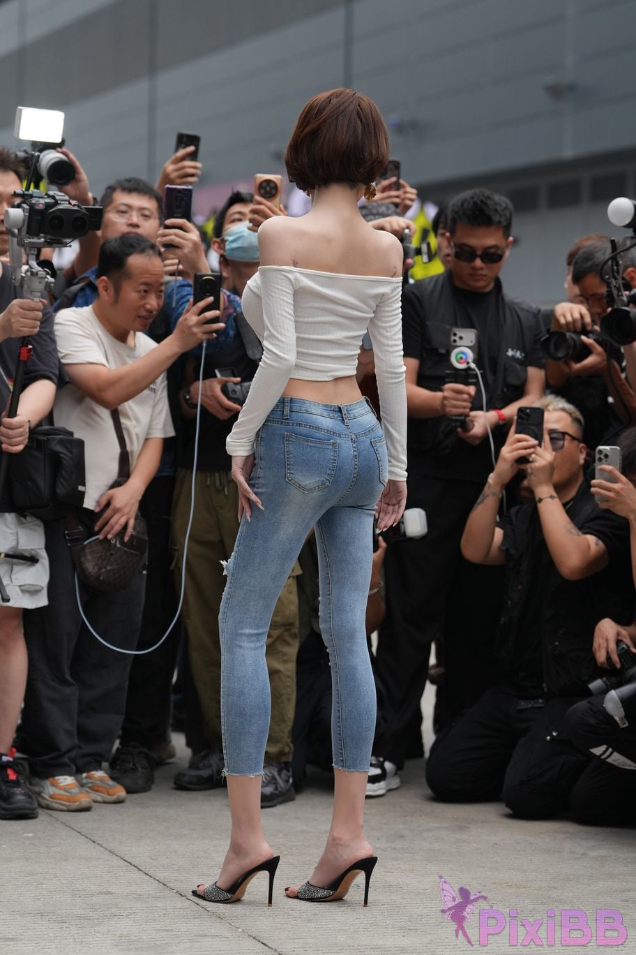 Featured Street Photography Works No.5744 Silk little cat Dabao in jeans PixiBB.COM 118