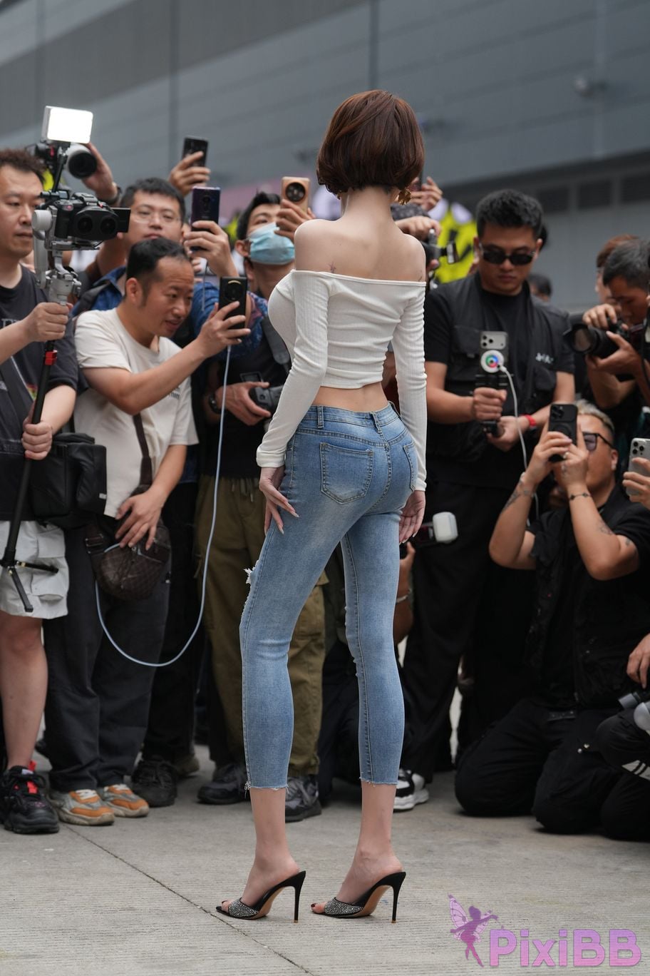 Featured Street Photography Works No.5744 Silk little cat Dabao in jeans PixiBB.COM 119