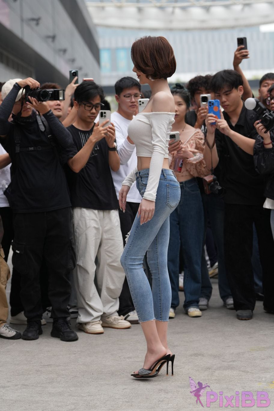 Featured Street Photography Works No.5744 Silk little cat Dabao in jeans PixiBB.COM 121