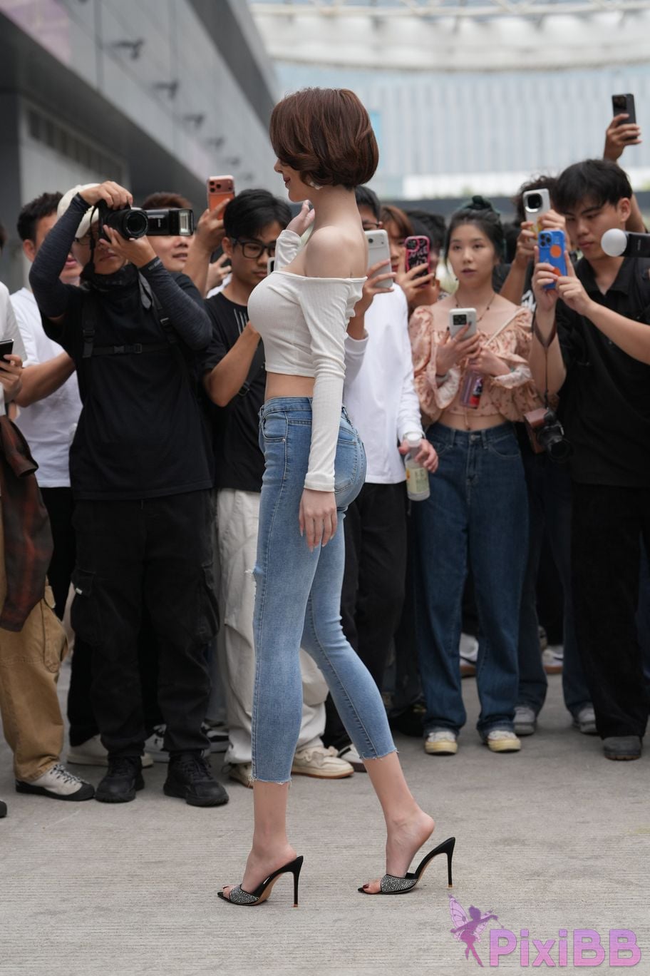Featured Street Photography Works No.5744 Silk little cat Dabao in jeans PixiBB.COM 122