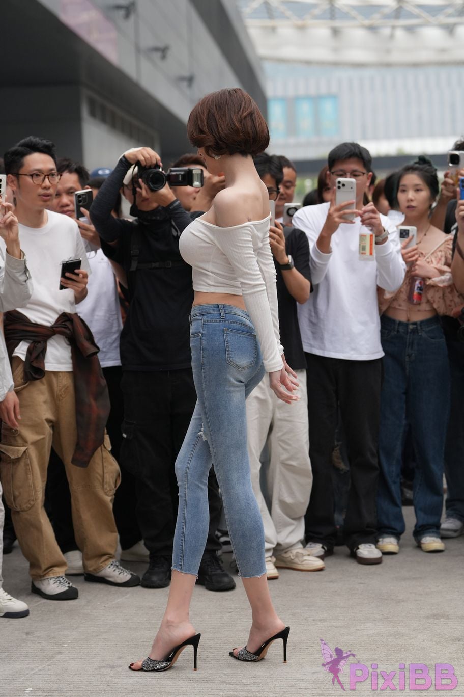 Featured Street Photography Works No.5744 Silk little cat Dabao in jeans PixiBB.COM 124