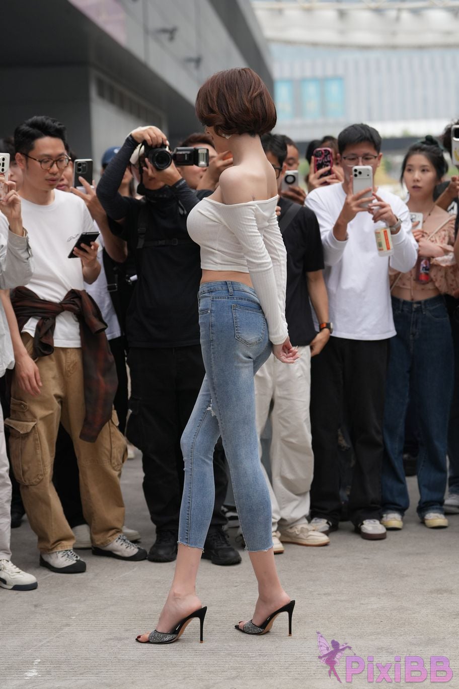 Featured Street Photography Works No.5744 Silk little cat Dabao in jeans PixiBB.COM 125