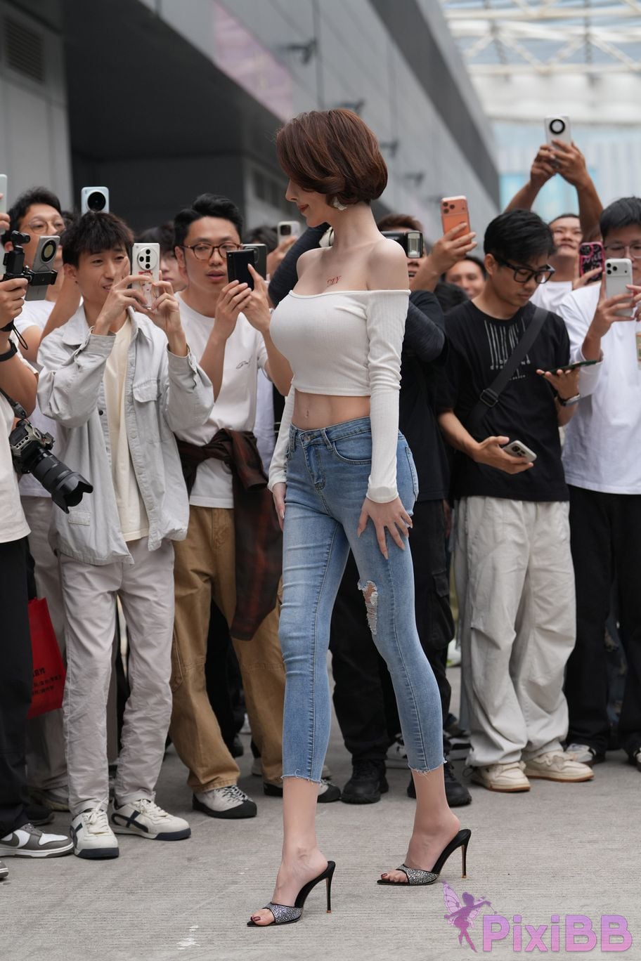 Featured Street Photography Works No.5744 Silk little cat Dabao in jeans PixiBB.COM 127