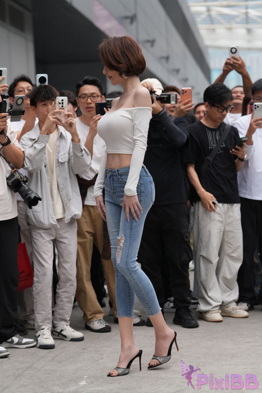 Featured Street Photography Works No.5744 Silk little cat Dabao in jeans PixiBB.COM 128