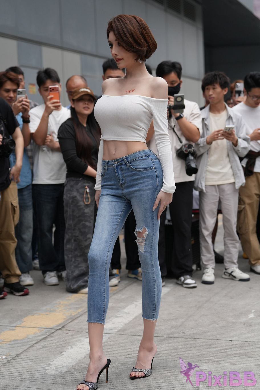 Featured Street Photography Works No.5744 Silk little cat Dabao in jeans PixiBB.COM 132
