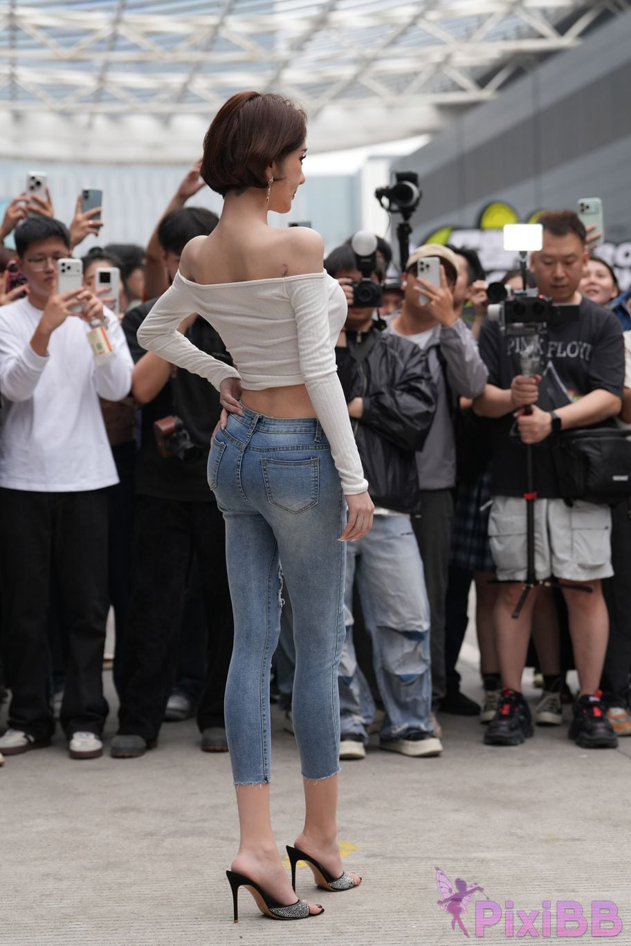 Featured Street Photography Works No.5744 Silk little cat Dabao in jeans PixiBB.COM 152