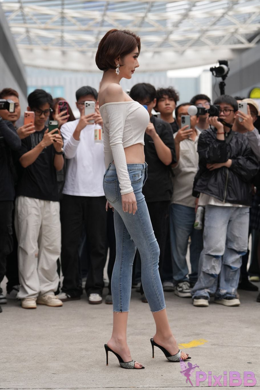 Featured Street Photography Works No.5744 Silk little cat Dabao in jeans PixiBB.COM 164
