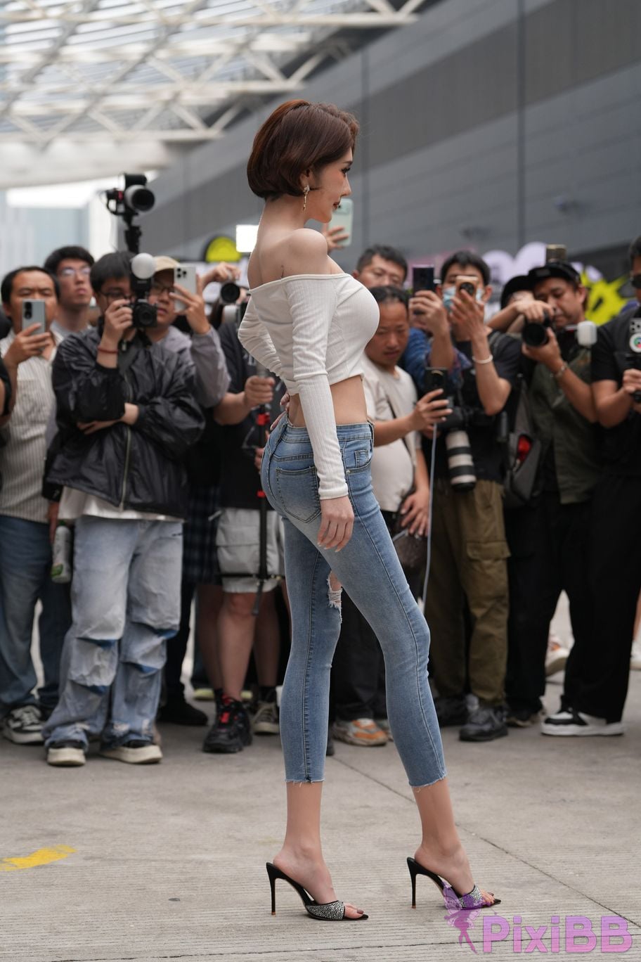 Featured Street Photography Works No.5744 Silk little cat Dabao in jeans PixiBB.COM 169
