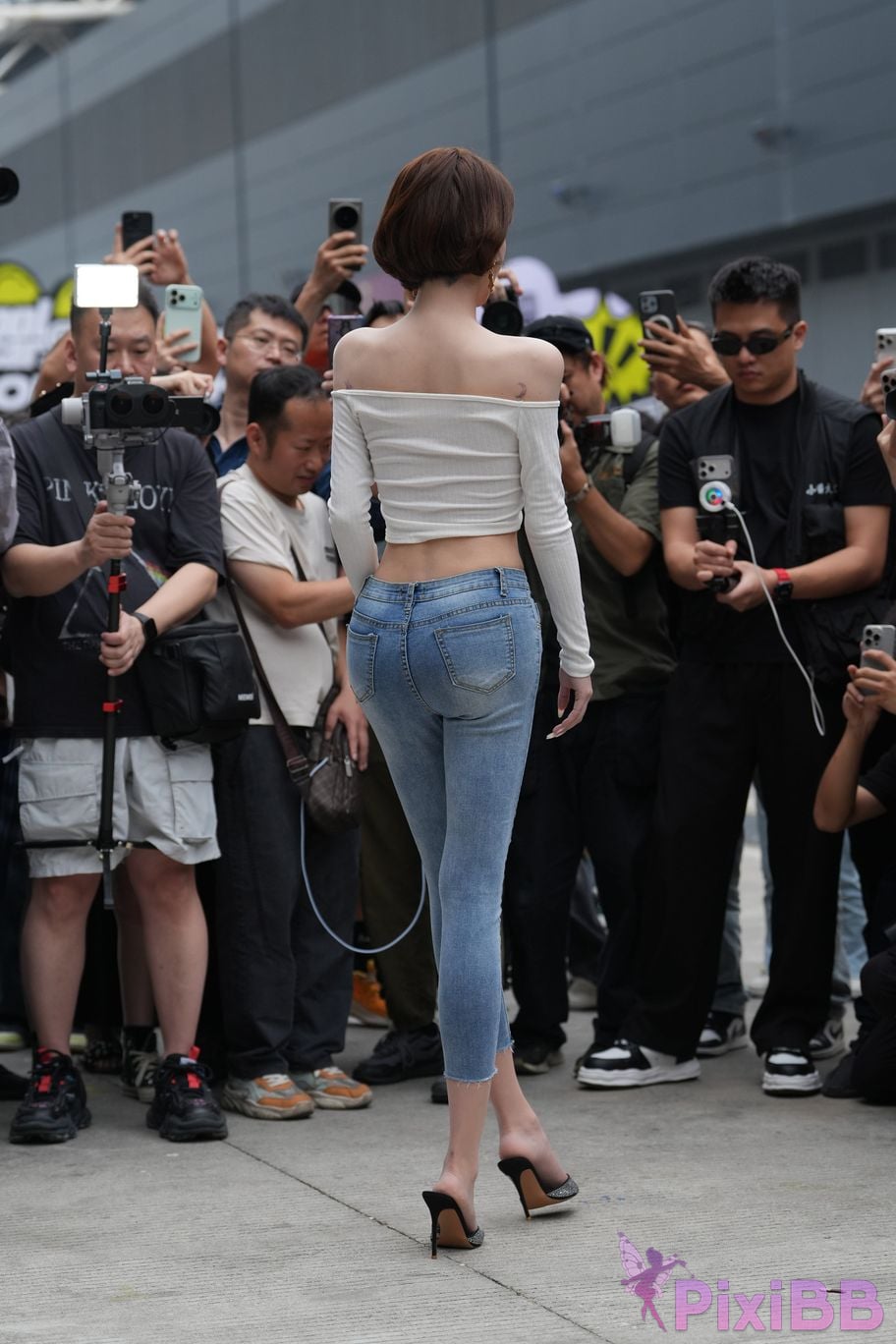 Featured Street Photography Works No.5744 Silk little cat Dabao in jeans PixiBB.COM 177