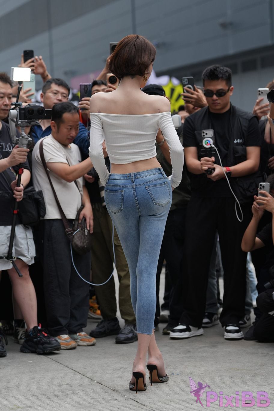 Featured Street Photography Works No.5744 Silk little cat Dabao in jeans PixiBB.COM 179