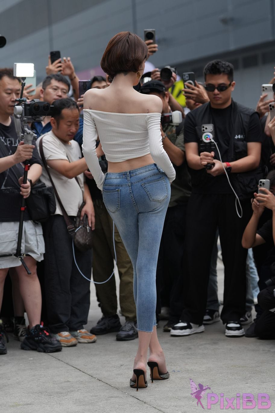 Featured Street Photography Works No.5744 Silk little cat Dabao in jeans PixiBB.COM 181