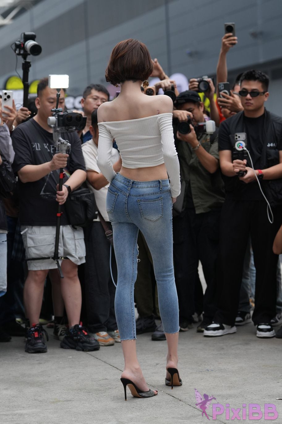 Featured Street Photography Works No.5744 Silk little cat Dabao in jeans PixiBB.COM 184