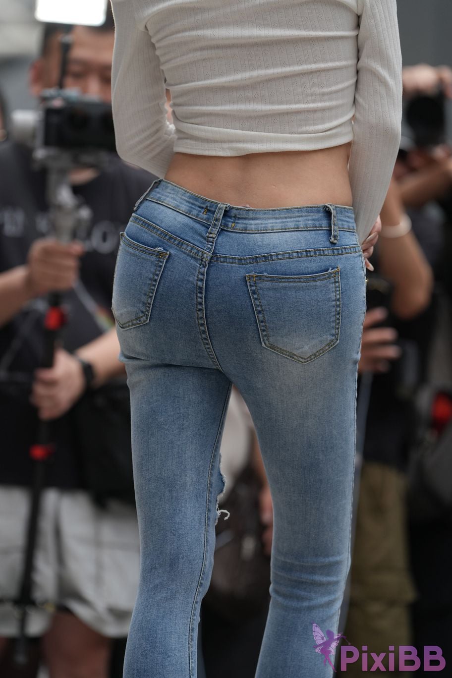 Featured Street Photography Works No.5744 Silk little cat Dabao in jeans PixiBB.COM 189