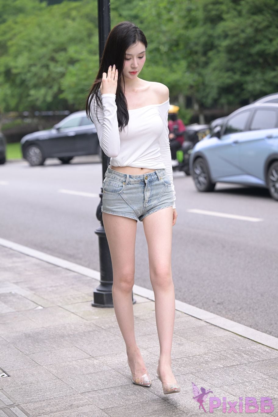 Featured Street Photography Works No.5745 glamor denim shorts PixiBB.COM 018
