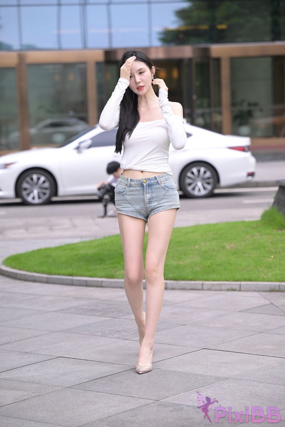 Featured Street Photography Works No.5745 glamor denim shorts PixiBB.COM 060