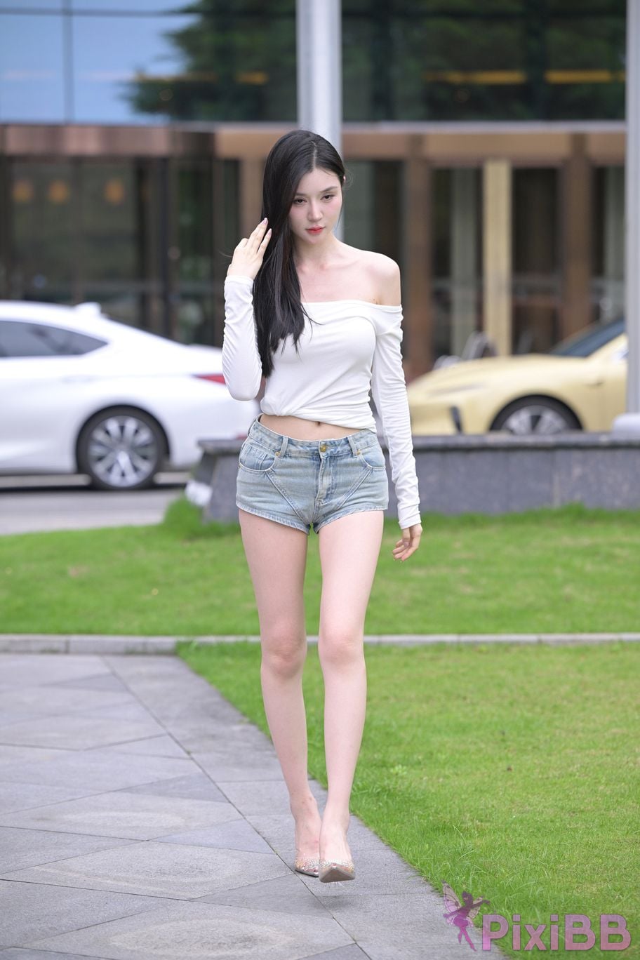 Featured Street Photography Works No.5745 glamor denim shorts PixiBB.COM 079