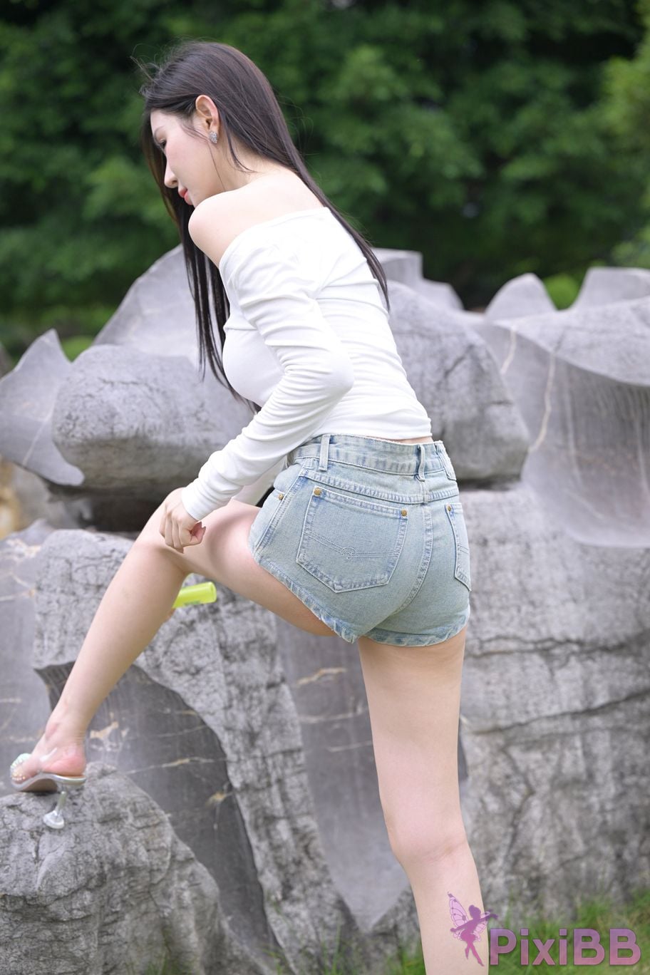 Featured Street Photography Works No.5745 glamor denim shorts PixiBB.COM 153