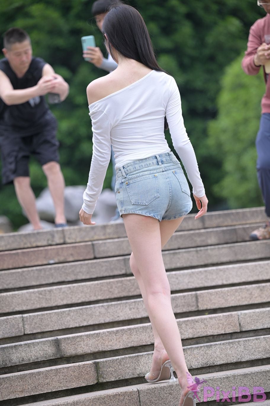 Featured Street Photography Works No.5745 glamor denim shorts PixiBB.COM 167