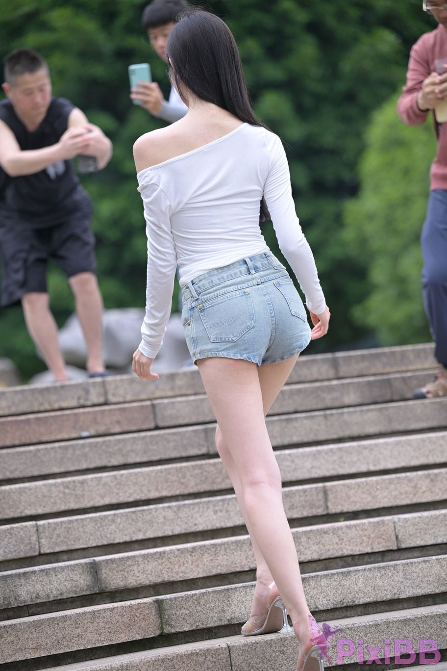 Featured Street Photography Works No.5745 glamor denim shorts PixiBB.COM 168