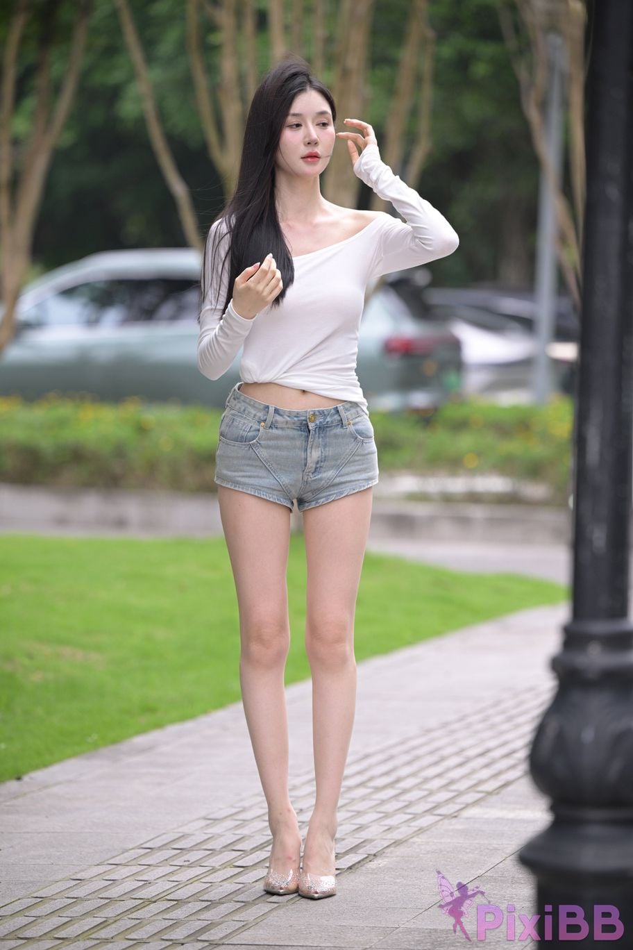 Featured Street Photography Works No.5745 glamor denim shorts PixiBB.COM 203
