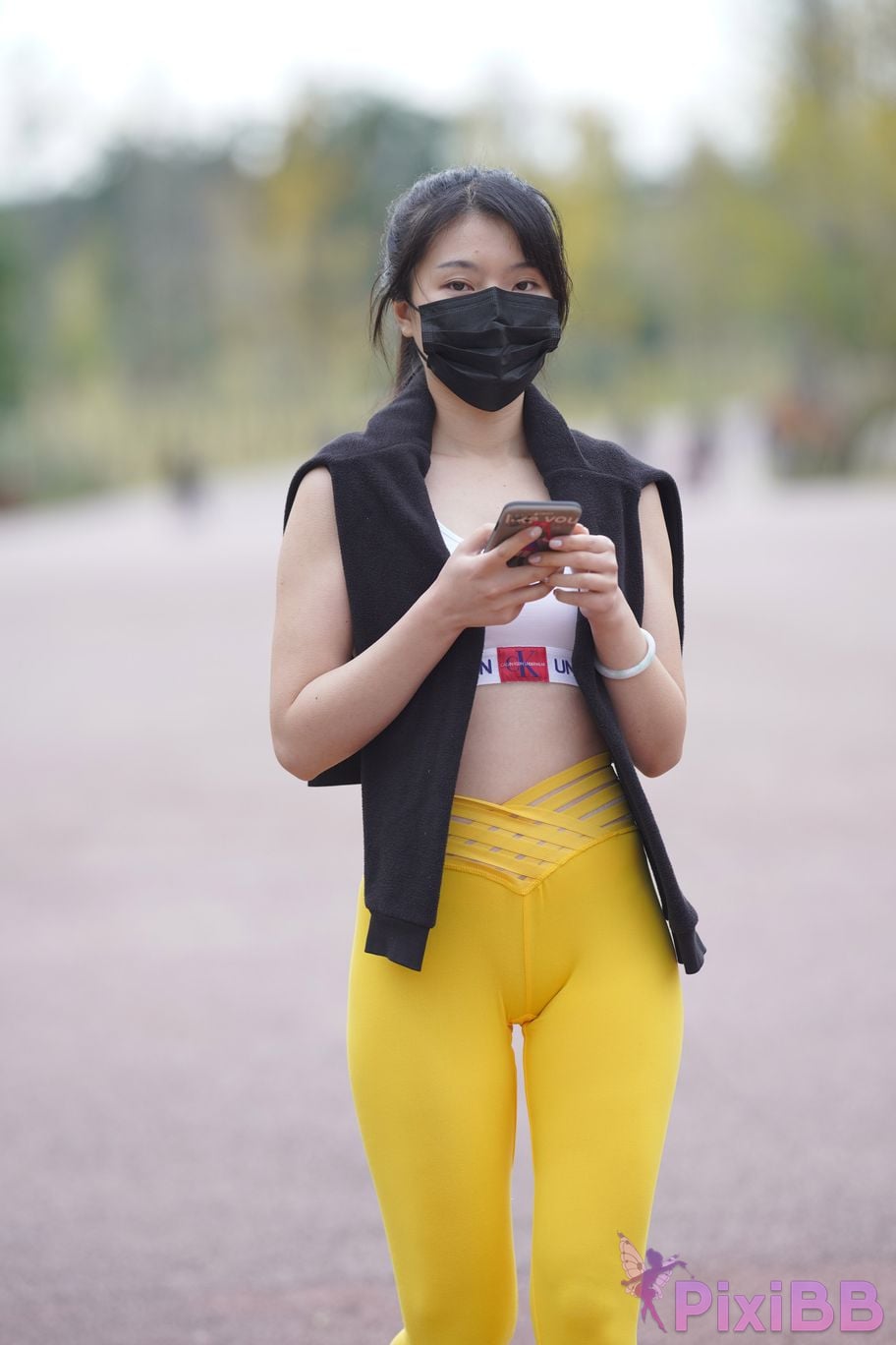Featured Street Photography Works No.5746 Yellow yoga pants PixiBB.COM 252