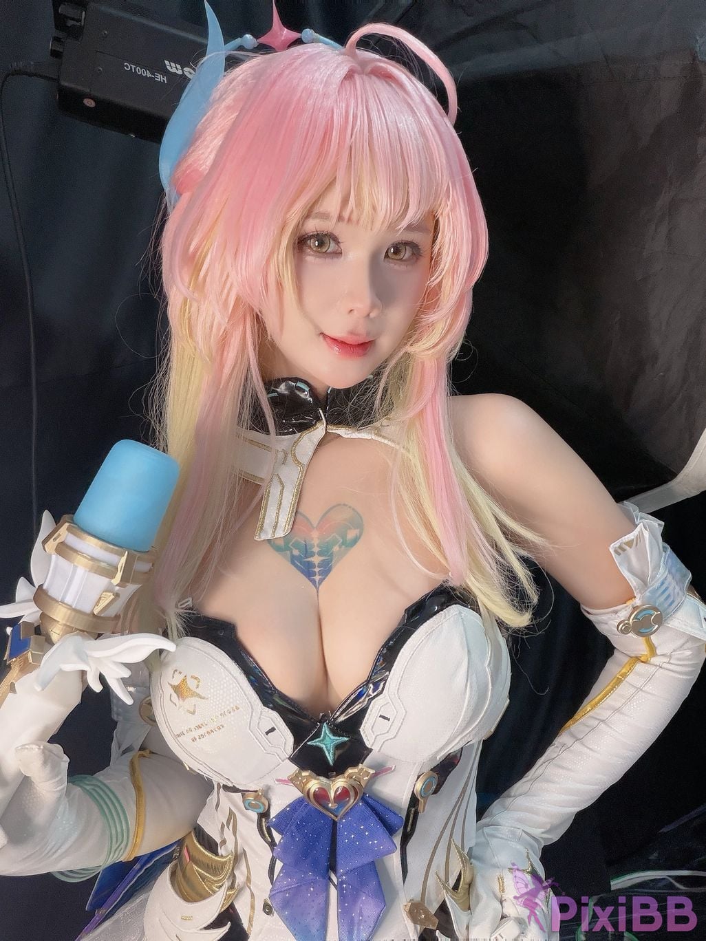 Cosplayer Pyon Aemeath Wuthering Waves Ming Chao amis PixiBB.COM 042