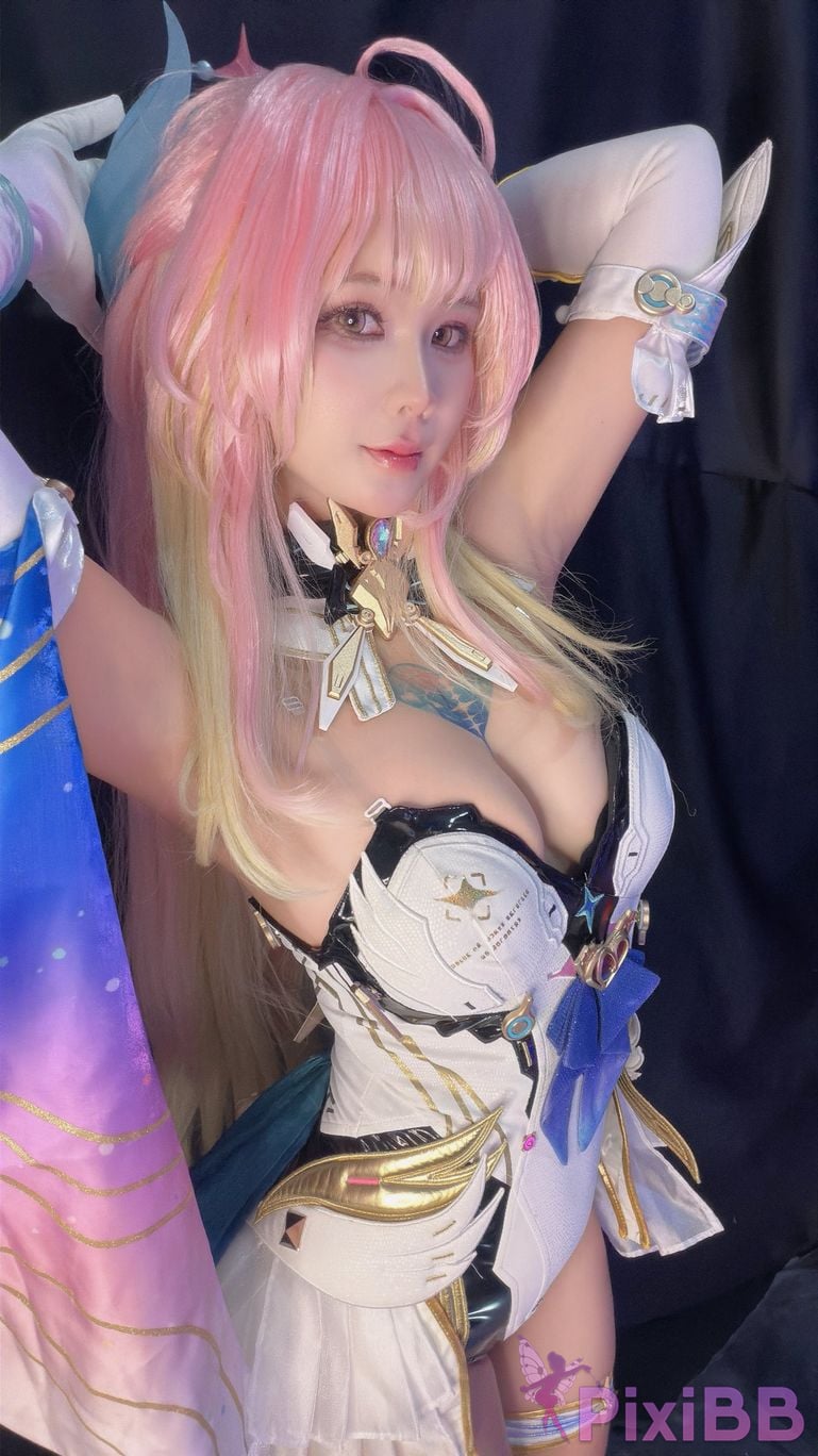 Cosplayer Pyon Aemeath Wuthering Waves Ming Chao amis PixiBB.COM 053